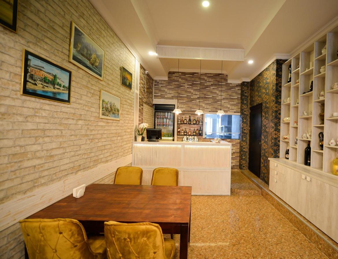 Aura Boutique Hotel Batumi Zewnętrze zdjęcie